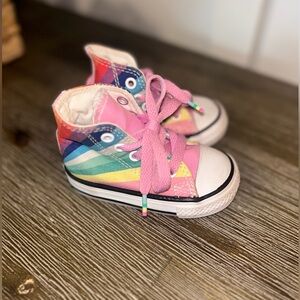 High top converse Size 4 good condition